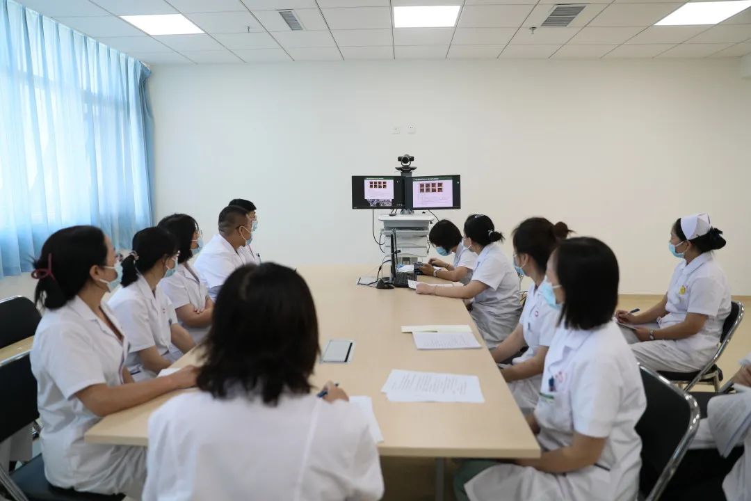 全省首家！中國醫(yī)科大學(xué)附屬第一醫(yī)院專家來“查房”，家門口享國內(nèi)優(yōu)質(zhì)醫(yī)療資源！(圖1)